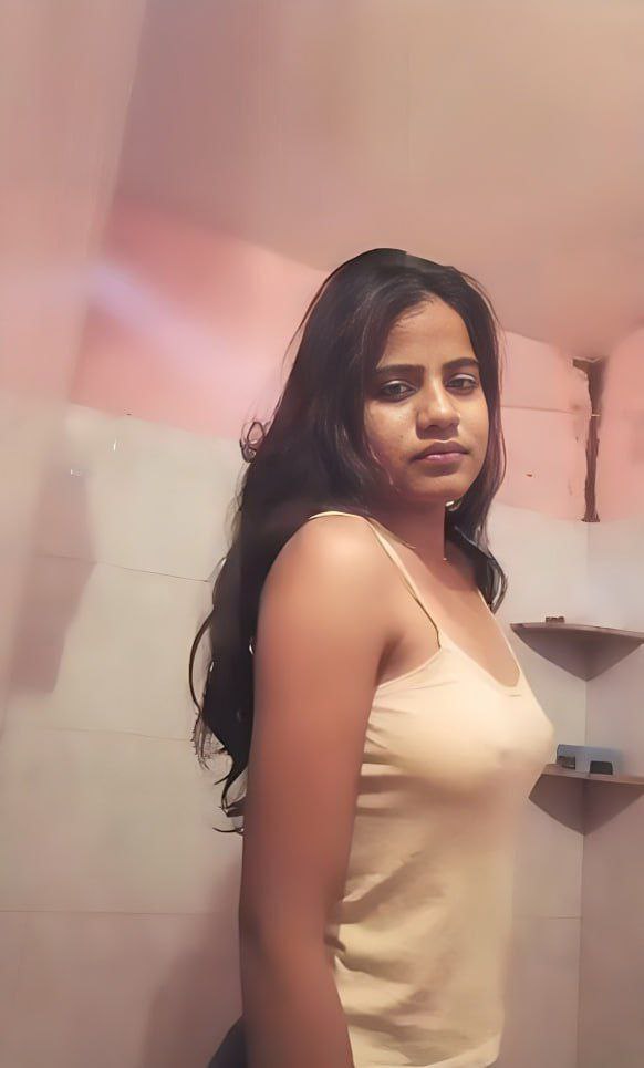 Beautiful girl remove cloths