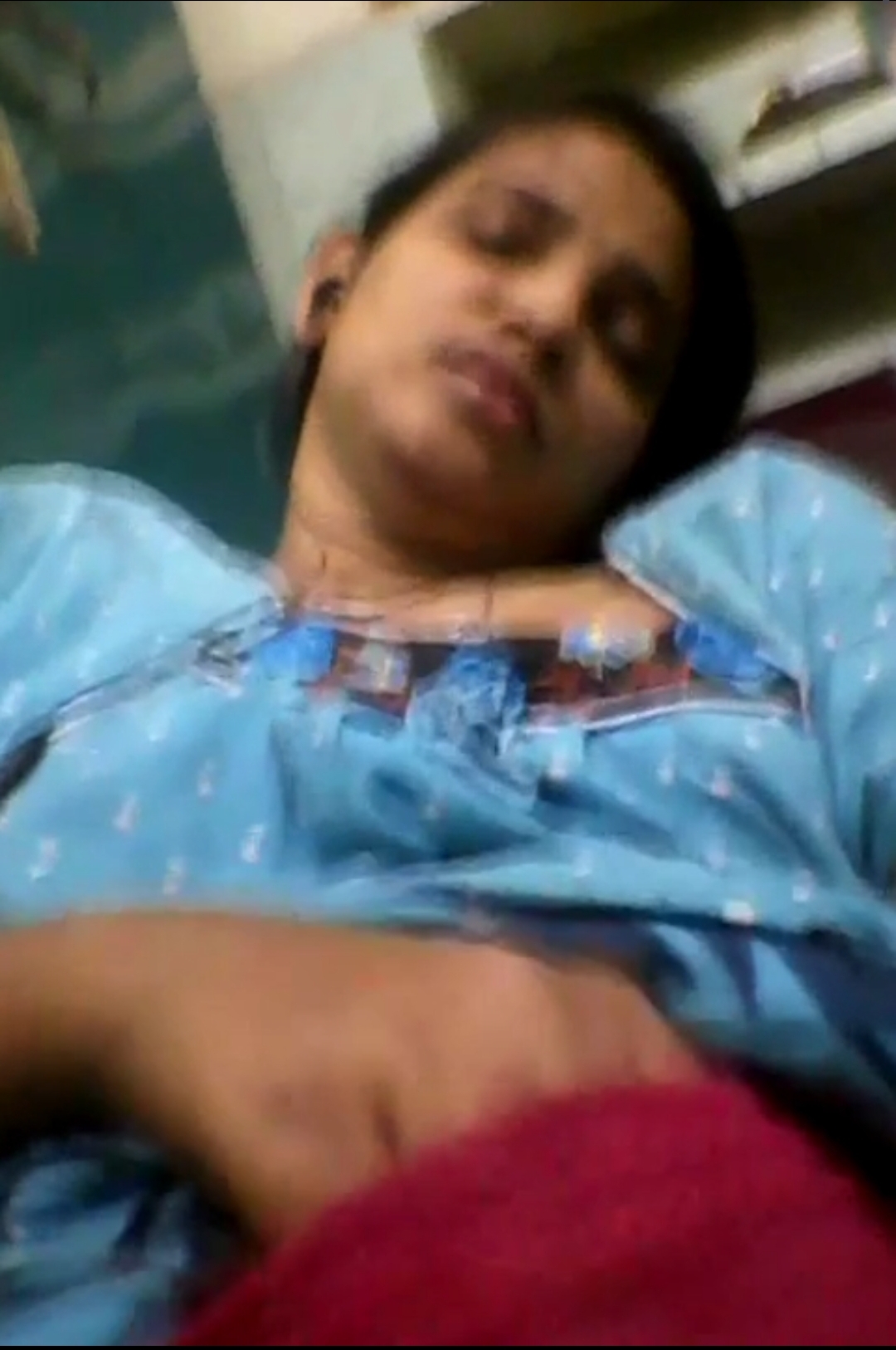 Desi indian girl rubbing pussy and record her self