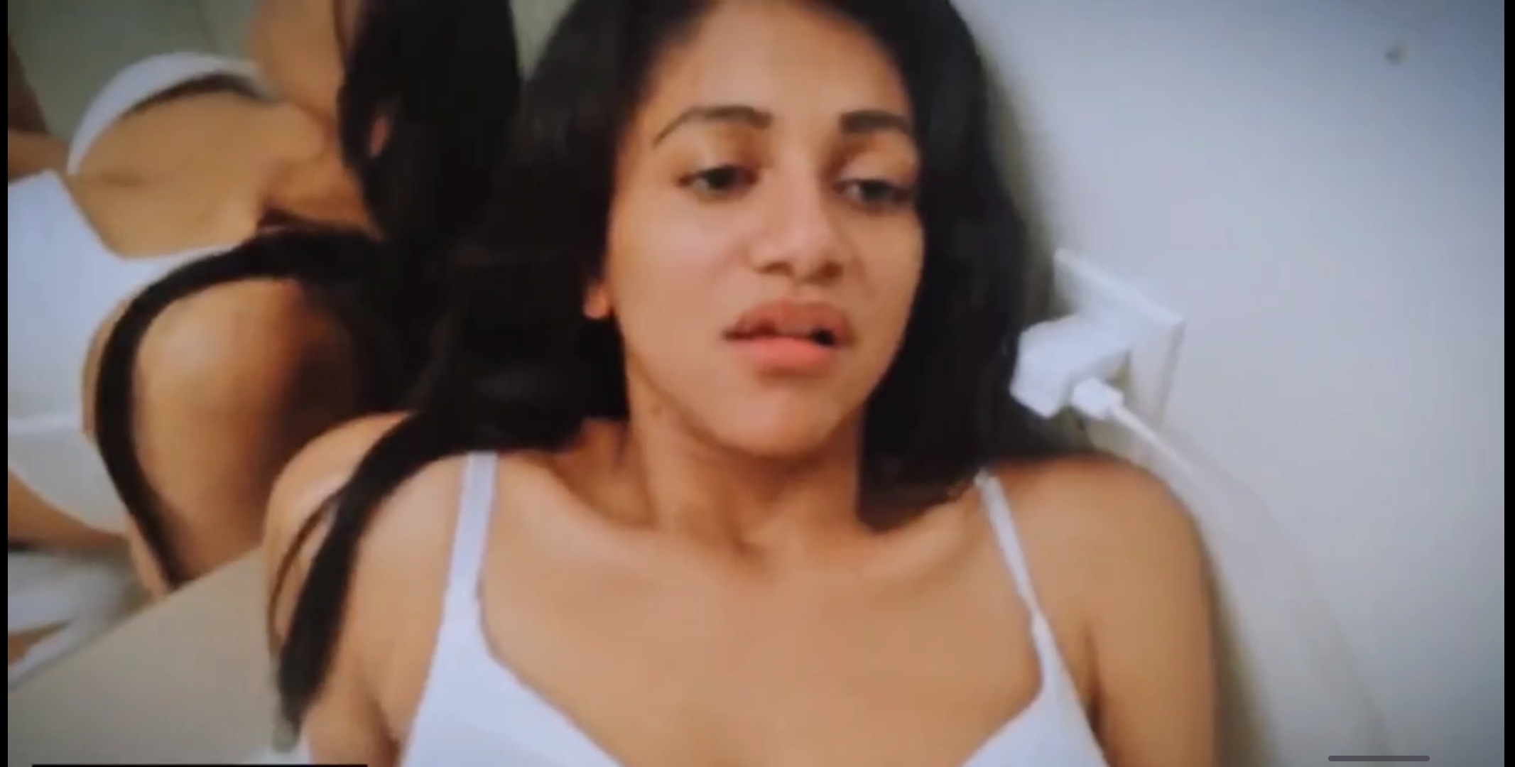 Beautiful Kolkata girl enjoy romance with bf