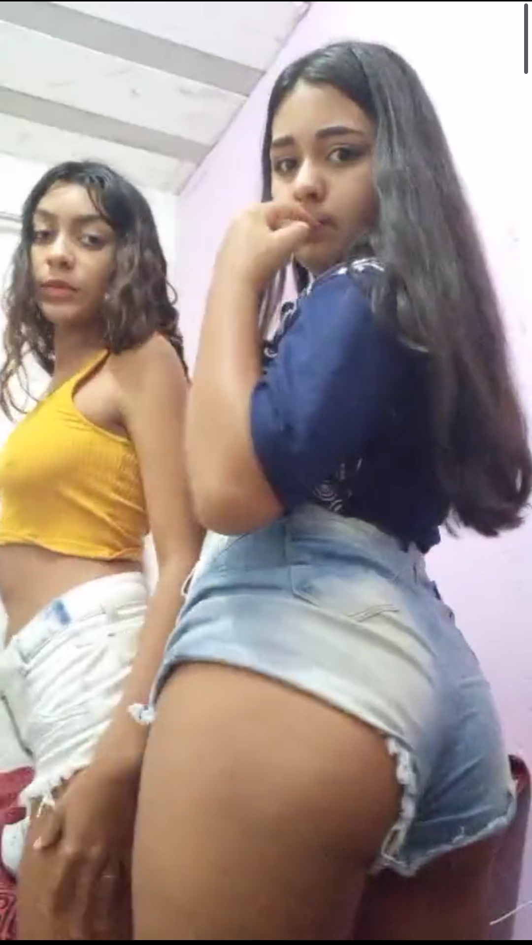 Beautifull Hot two girl nude video record