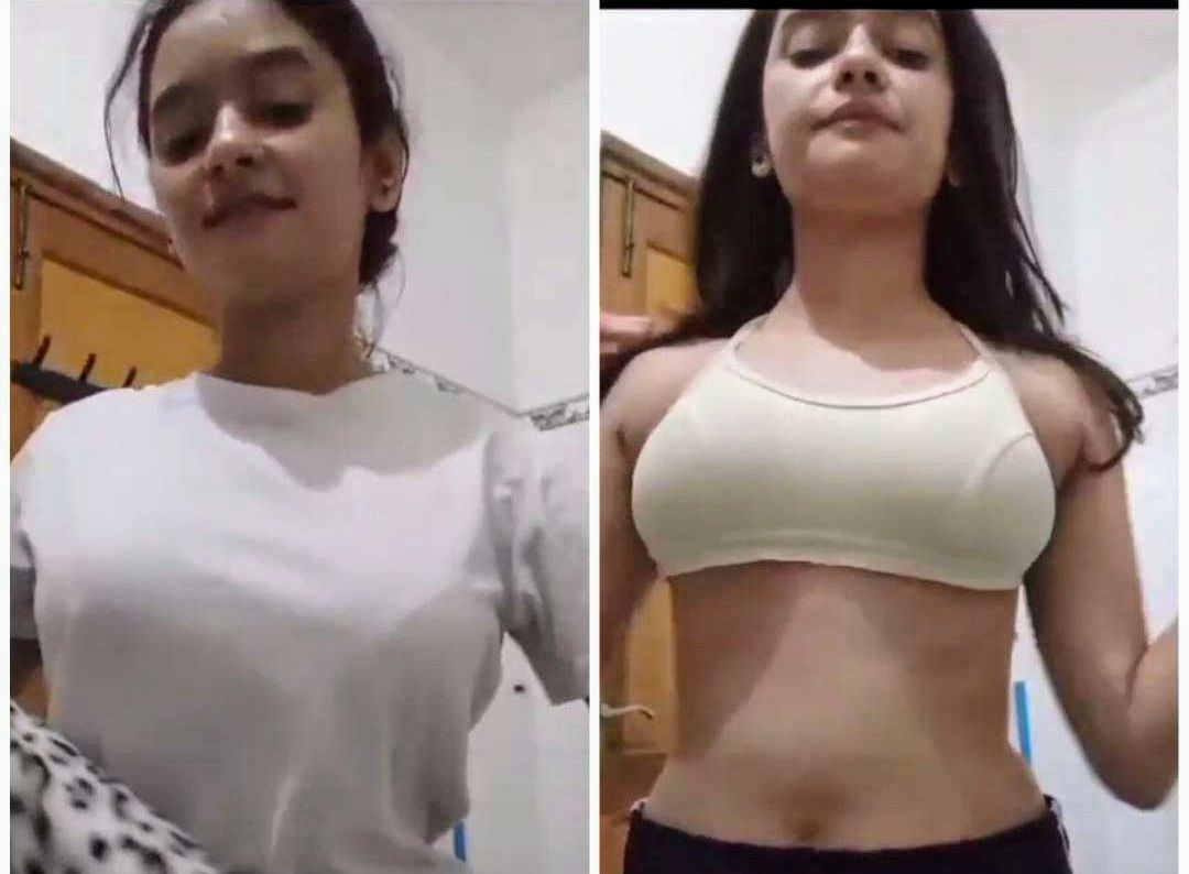 Desi girlfriend pressing her boob bathroom nude video