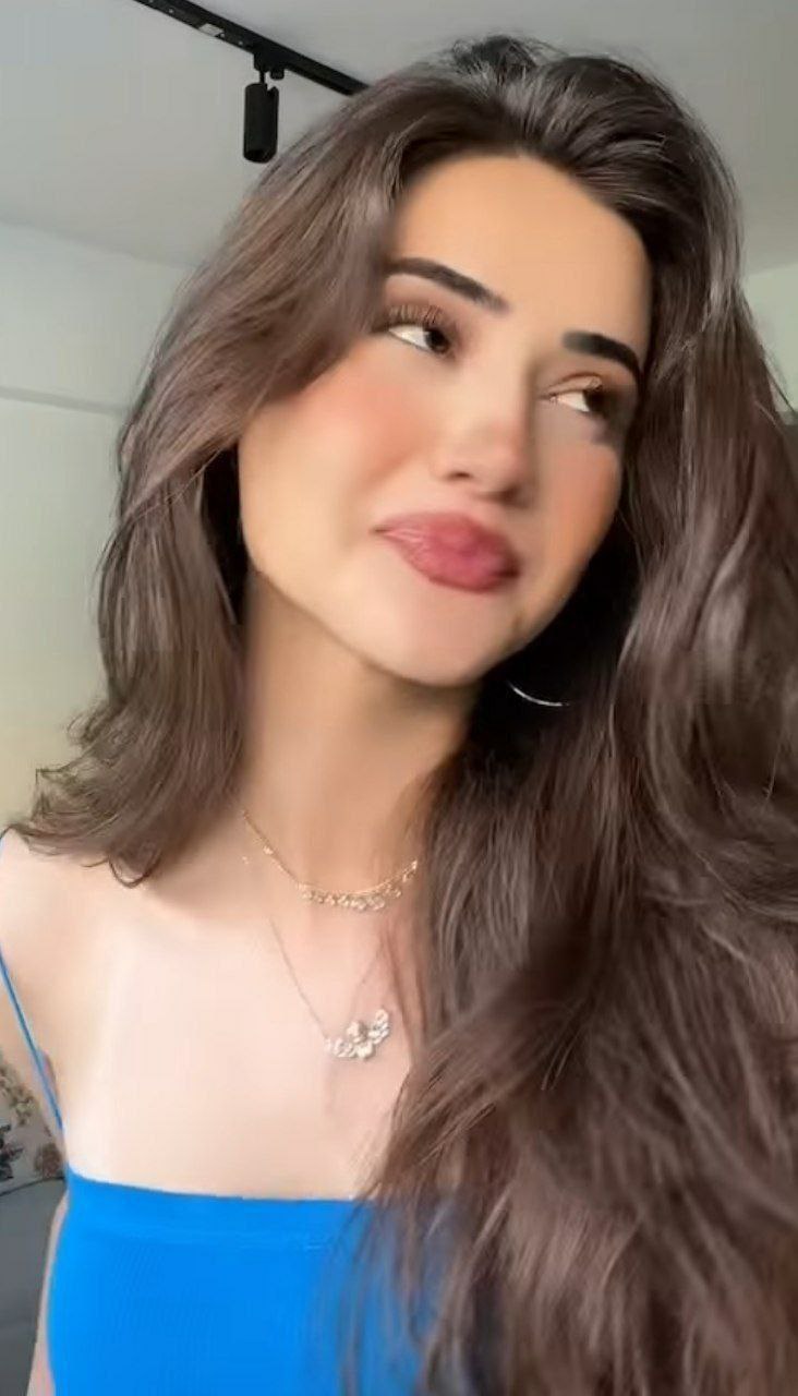 Only fan model Sucking and showing close up pussy