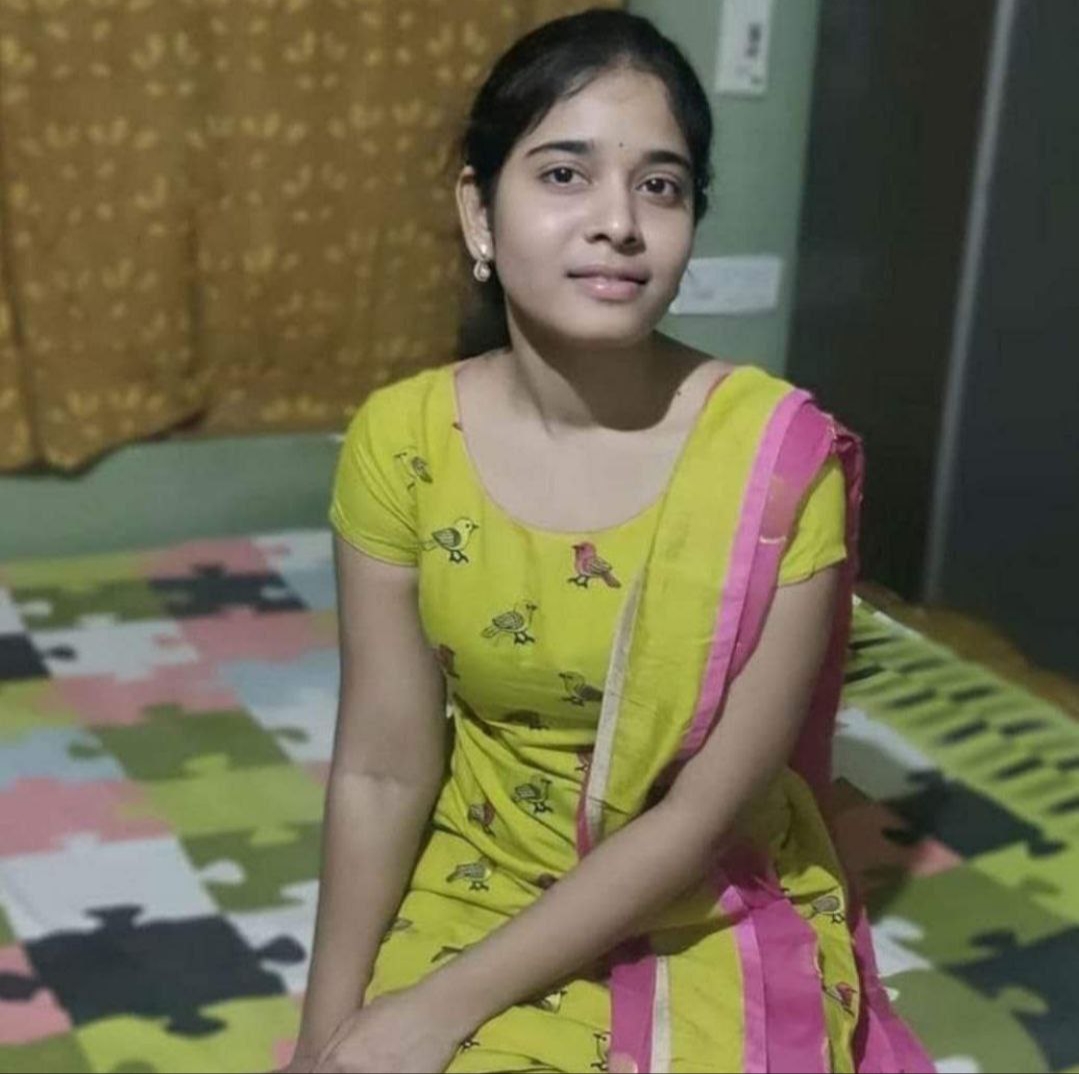 Desi boyfrnd Fucking girlfrnd Ass with coconut oil to painfull