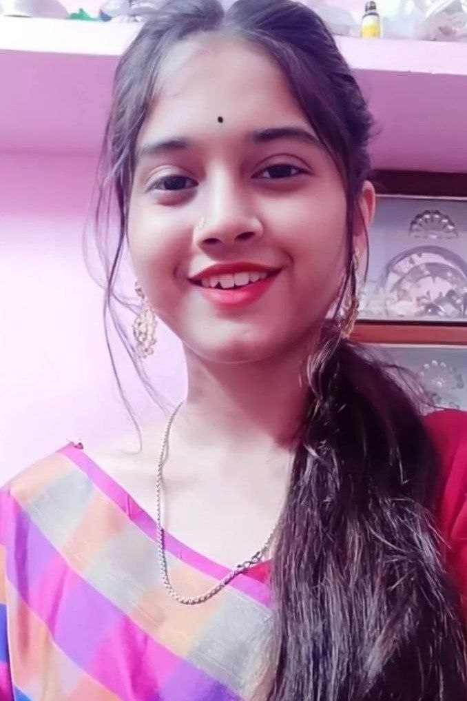 Hot sweeti bhabhi romance video viral with her boyfriend