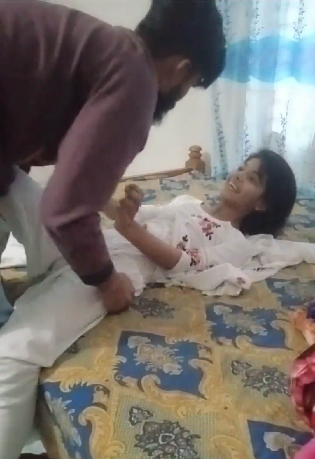 Desi boy with Desi girl in hotel room clear audio