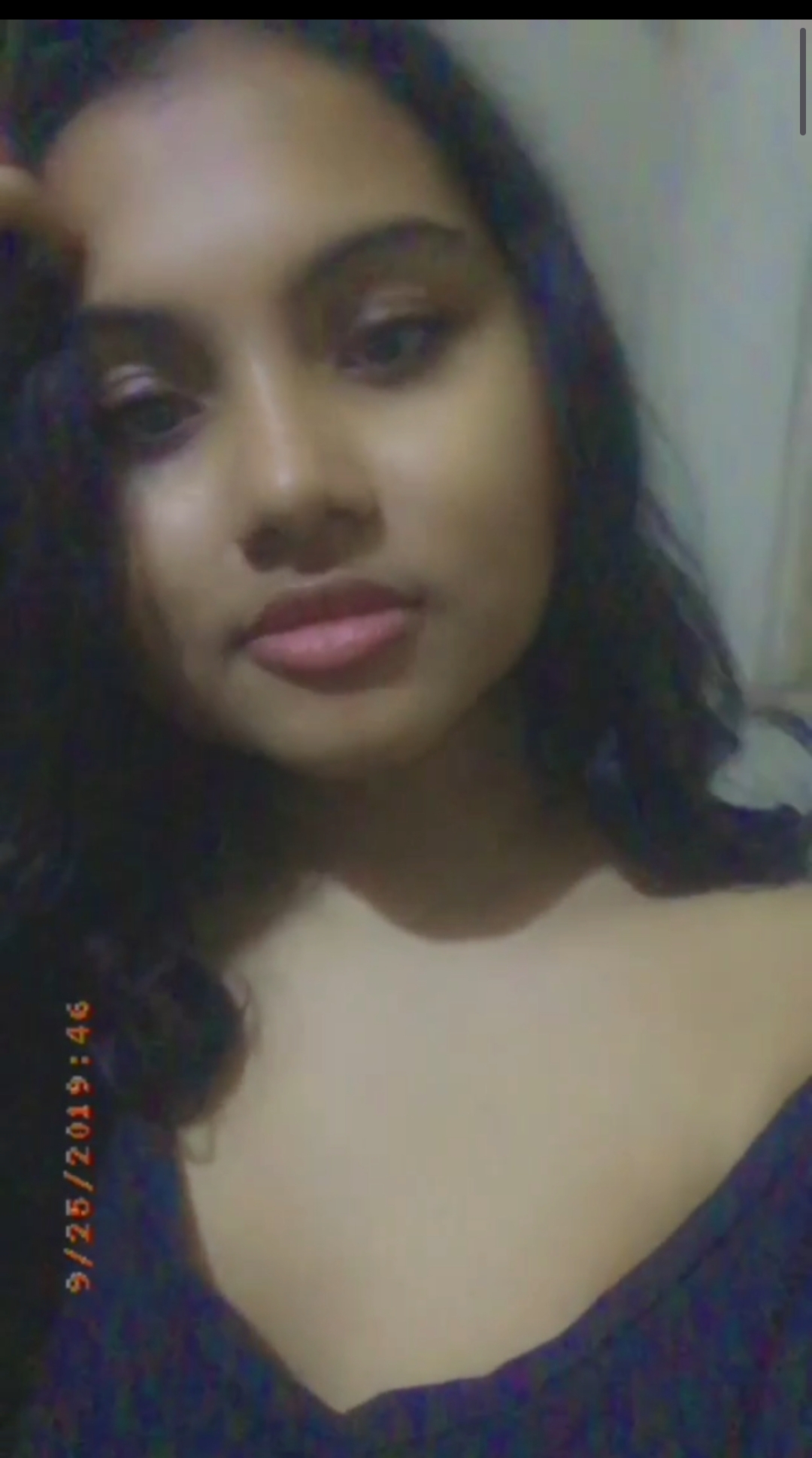 Hot desi girl showing big boobs and Pussy close up