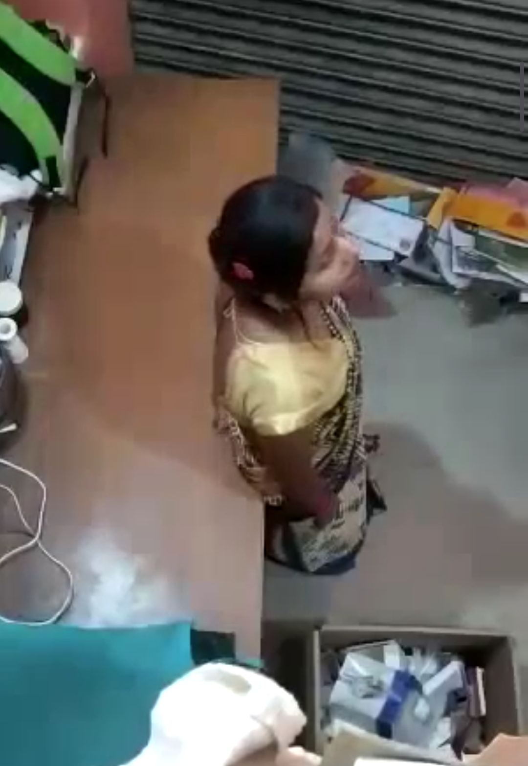 Doctor seduce to patient and touch her pussy