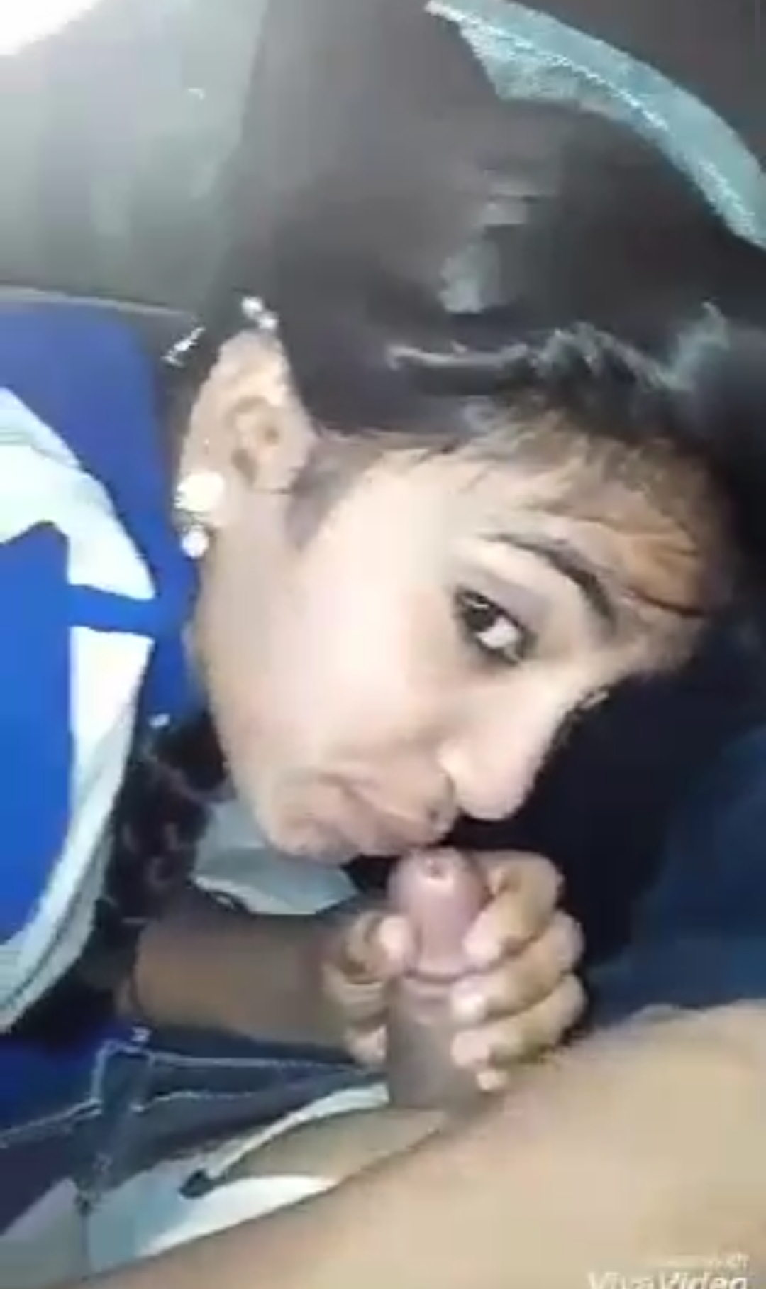 Pakistani girl Sex with cousin brother in the car