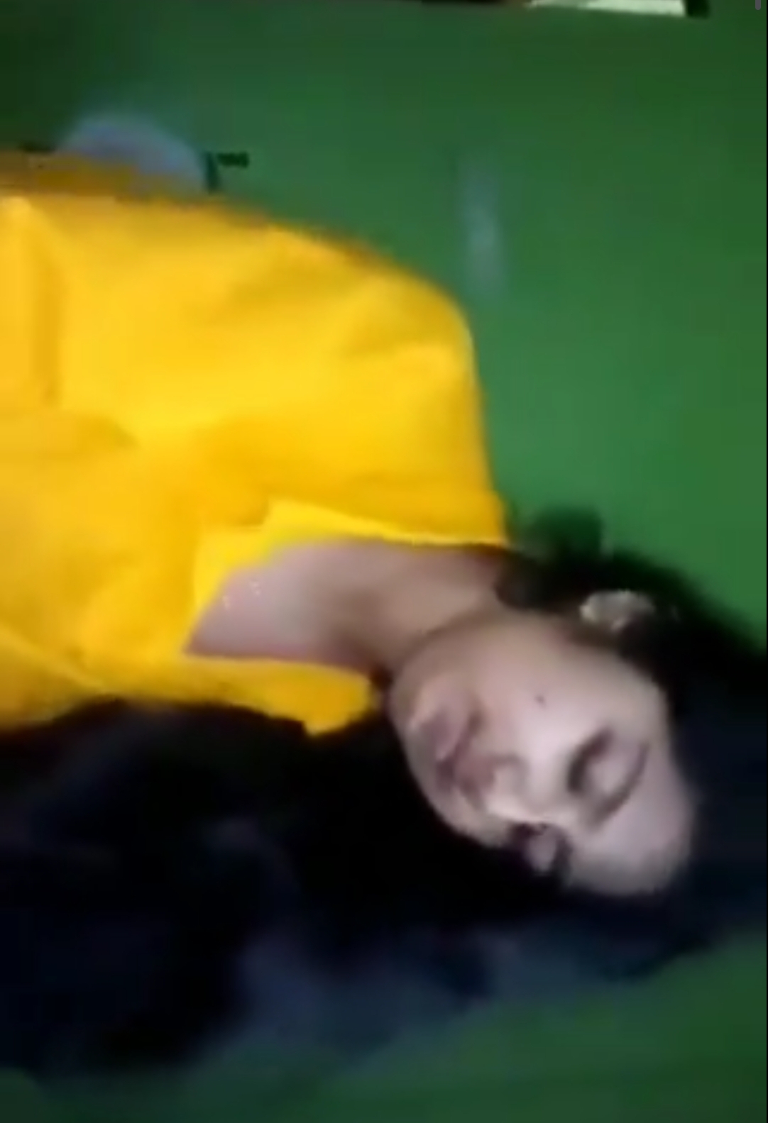 Desi girl sucking Very soft first time