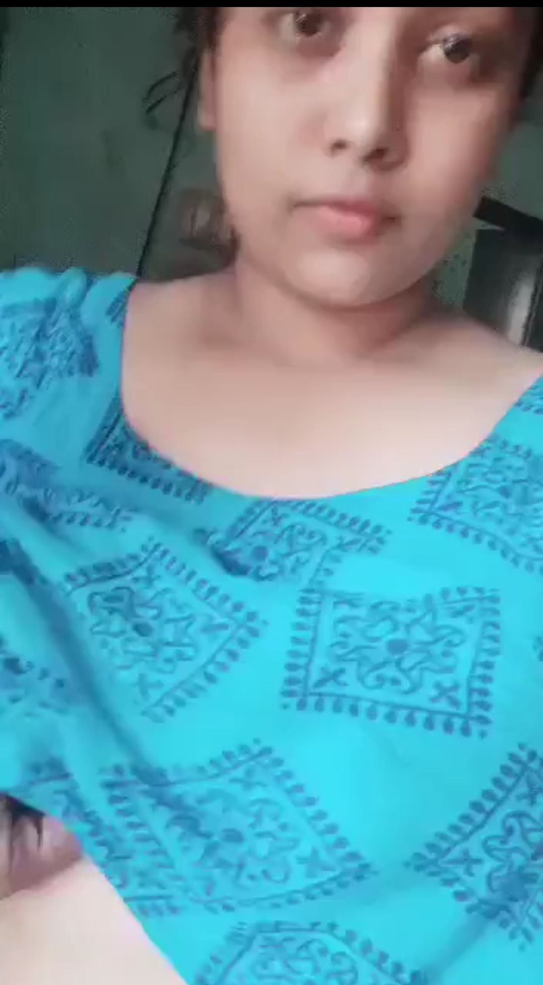 Desi girl shwoing boobs for boyfriend on video call viral video
