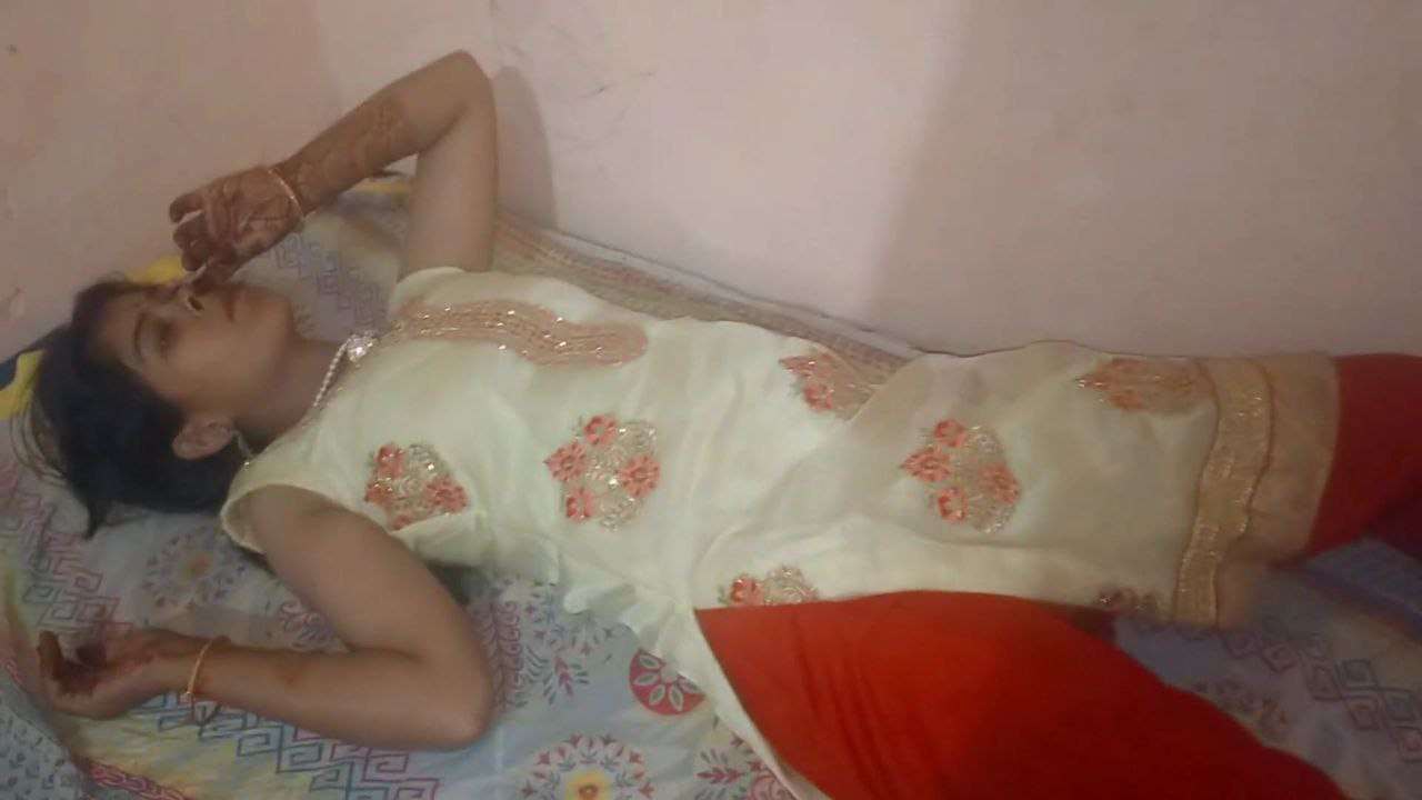 Mamta bhabhi share bed with cousin bro and pussy and ass fucking