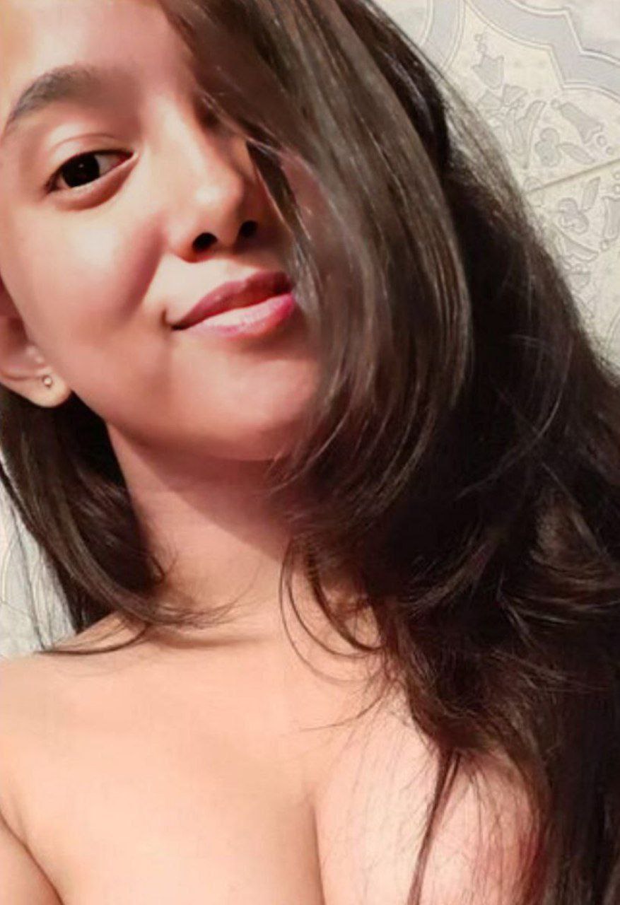 Beautifull girl full nude video record in bathroom
