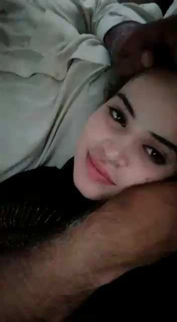Desi girl bathing video viral in home