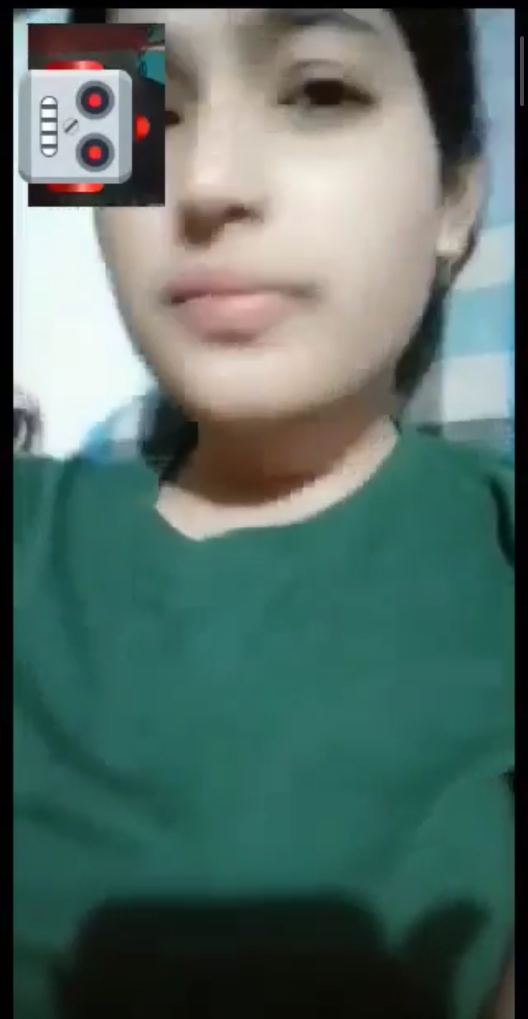 Desi girl shwoing boobs on video call viral video mms