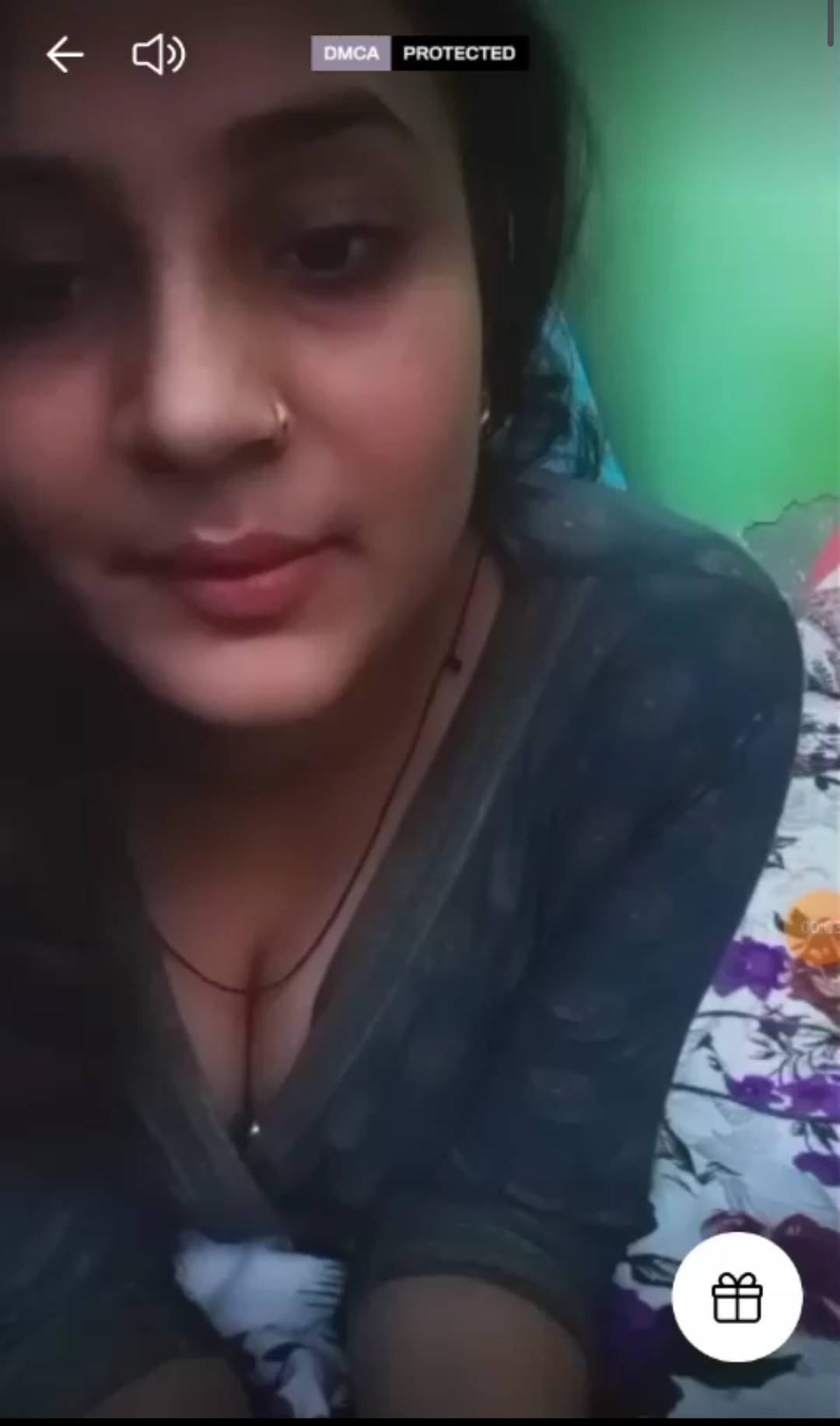 Desi bhabhi Full on romance mood remove all cloths on live video record