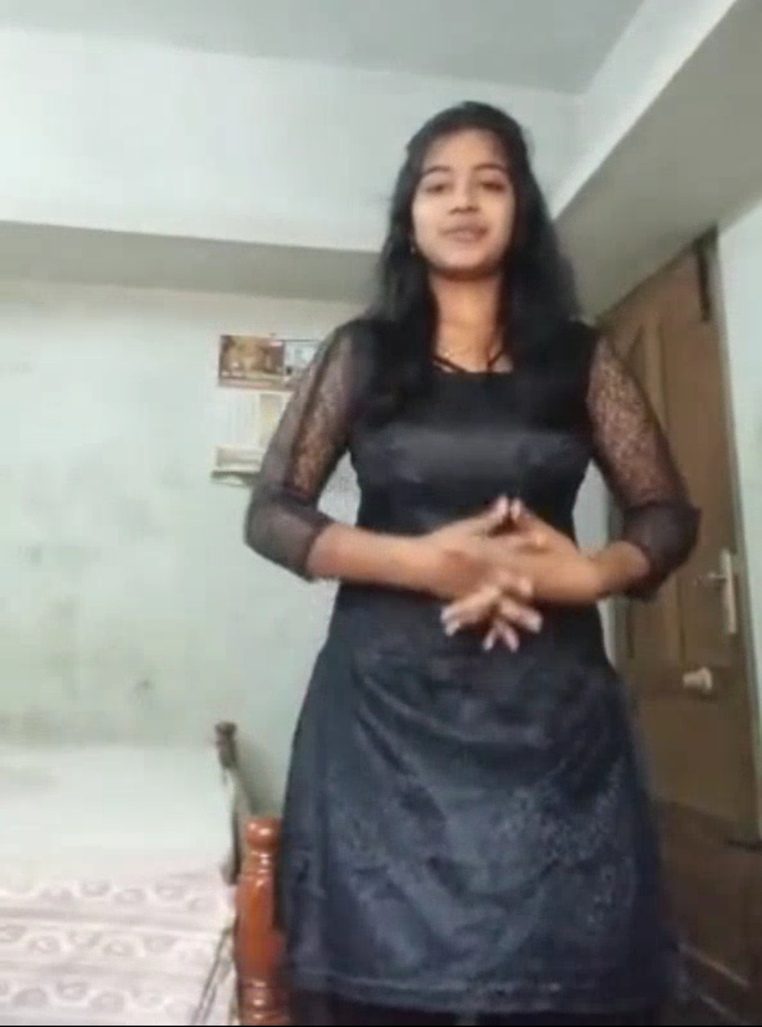Desi Beautifull girl Remove all cloths first time on video call viral video