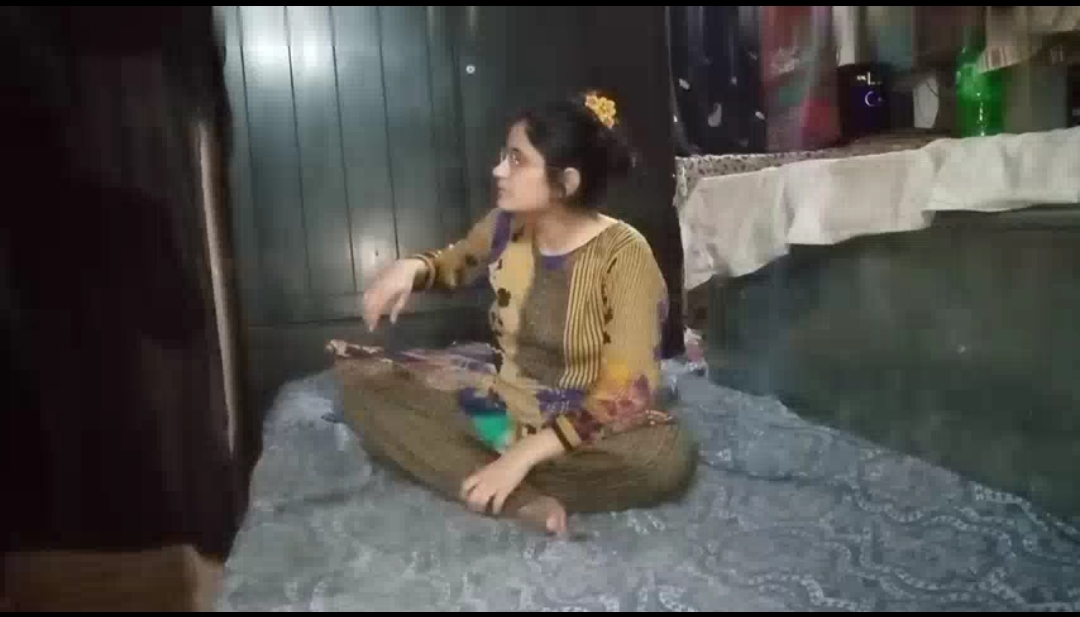Desi bhabhi with dever romance video viral