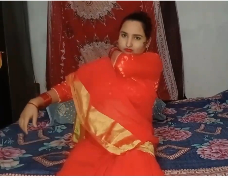 Beautifull house wife with her husband viral video